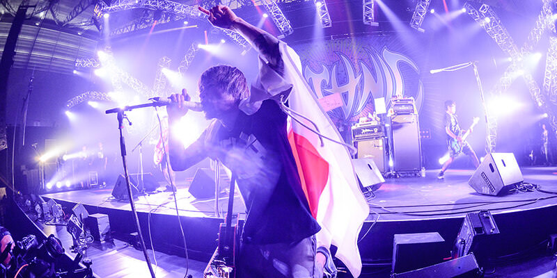 BARKSによる速レポ Ken Yokoyama、「ここ日本ではそうないと思うぜ」
