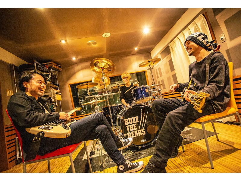 BUZZ THE BEARS「MASSIVE」INTERVIEW!!